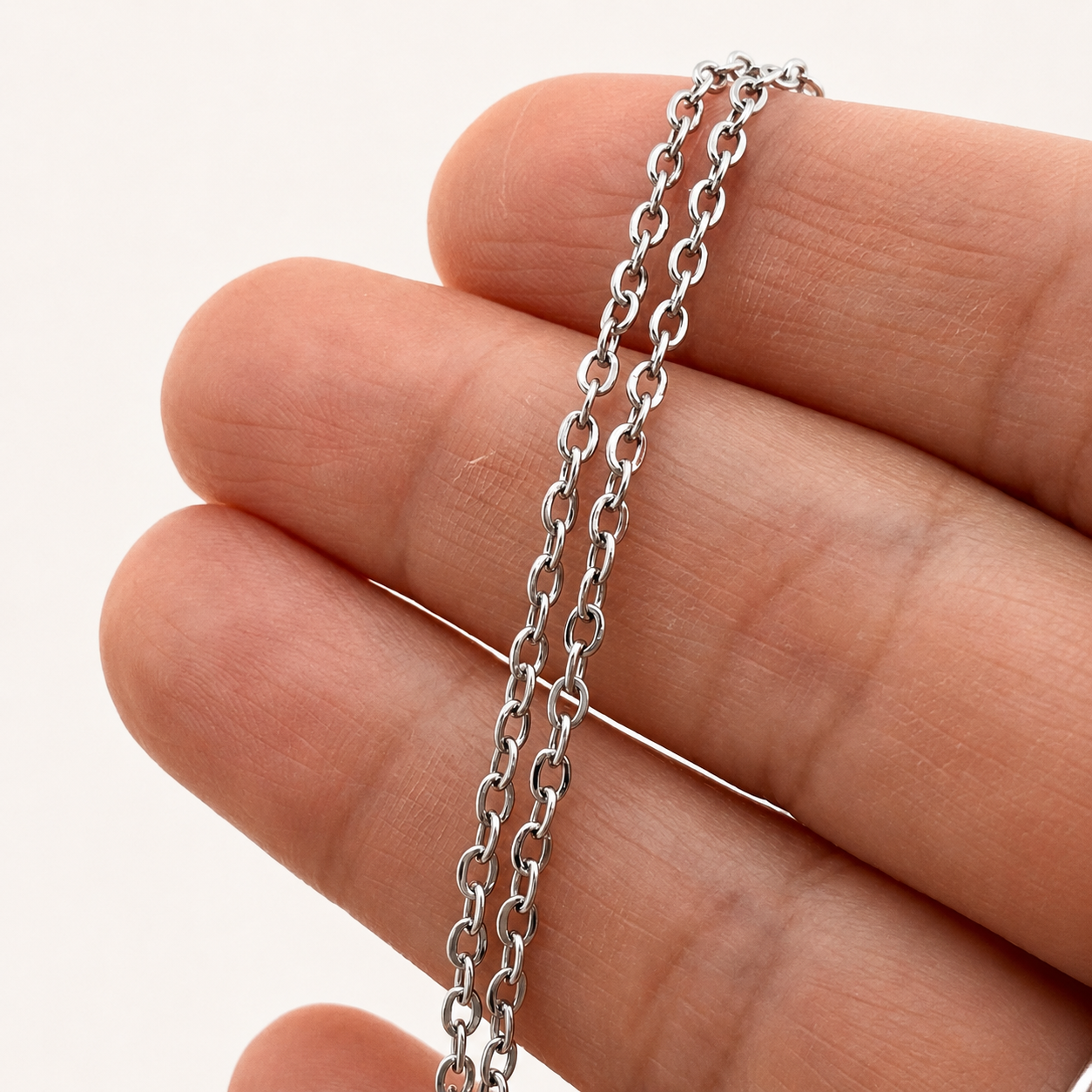Minimal Cable Chain Necklace – Gold & Silver Finishes