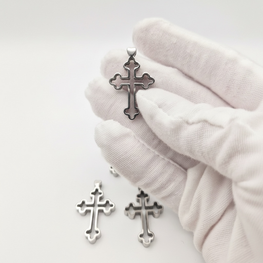 Heritage Cross Pendant – 32x20mm