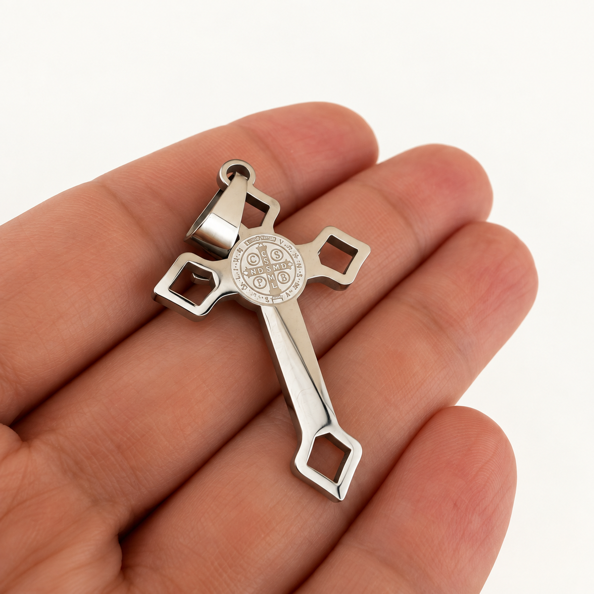 Classic Crucifix Cross Pendant – 31x20mm