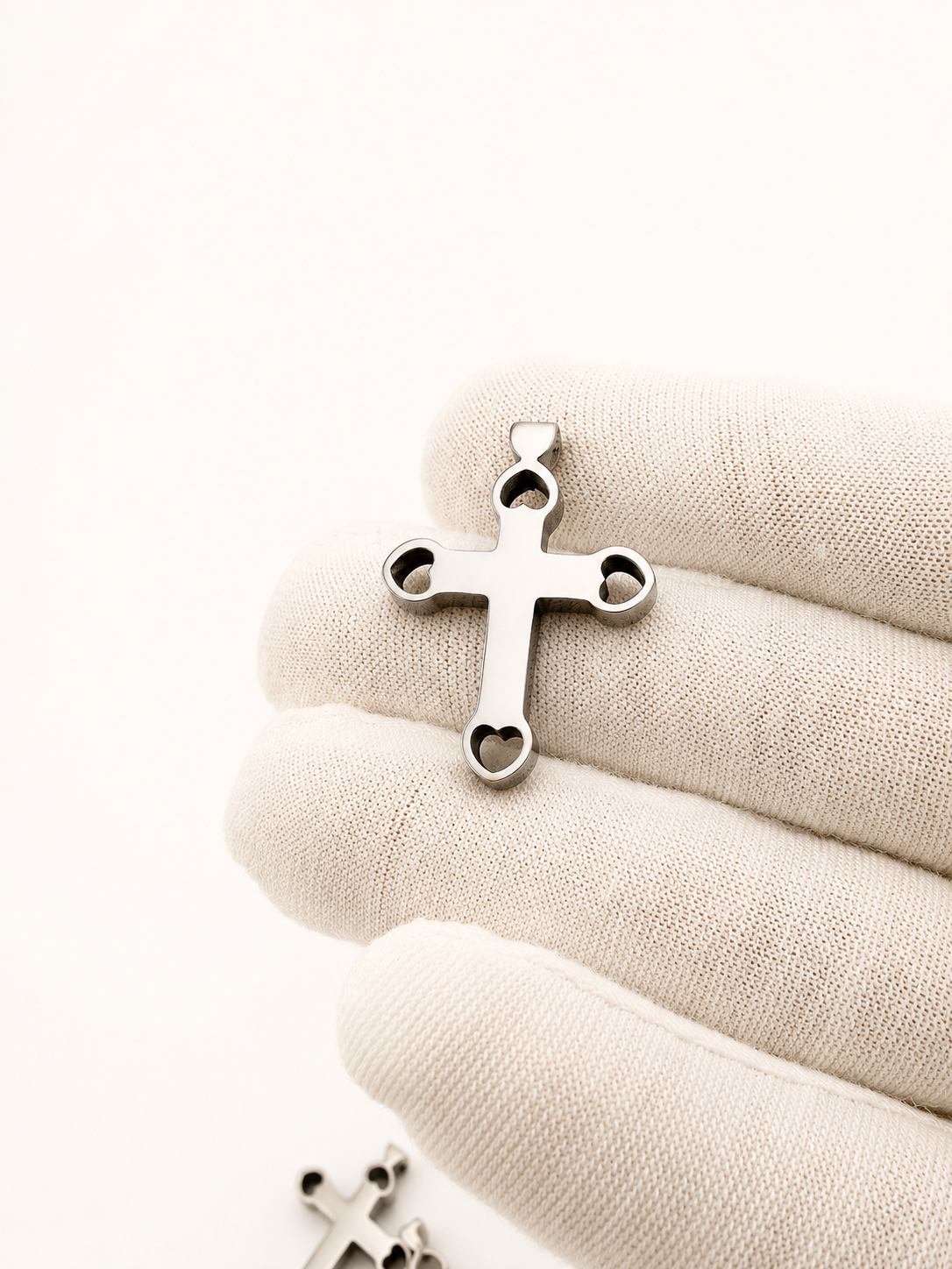 Sacred Heart Cross Pendant – 31.5x23.5mm