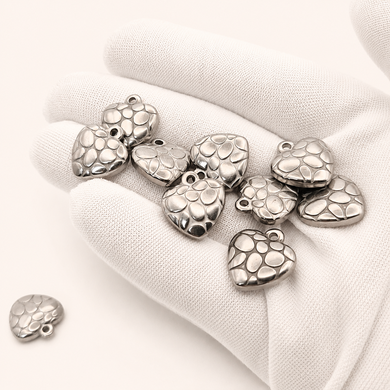 Spotted Heart Pendant - 15mm